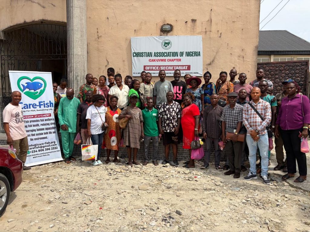 Farmers at Ufuoma Cluster Farms coming together for our ongoing fish welfare training.